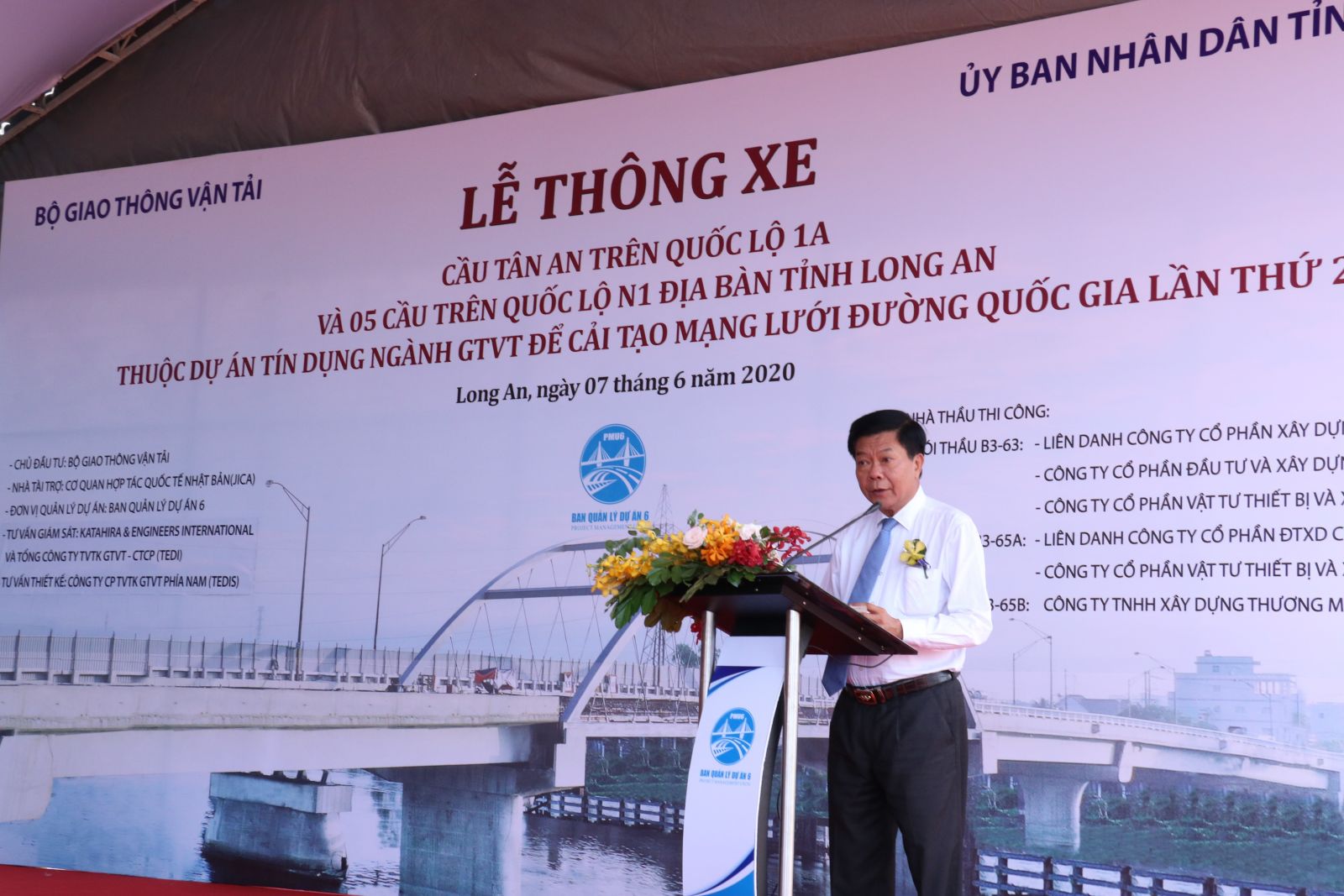 Chairman of the Provincial People's Committee - Tran Van Can expresses his desire that the Ministry of Transport will continue to pay attention and invest in completing transport infrastructure in the province in the coming time.