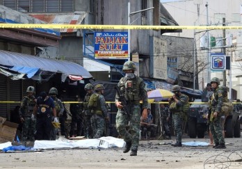 Philippines: Two policemen killed in attack