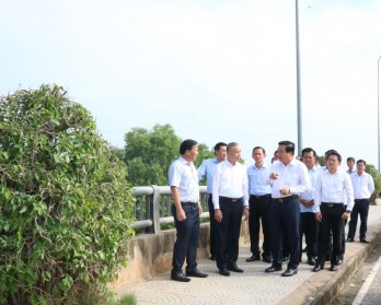 Long An Party Committee Secretary - Pham Van Ranh visits Tan Duc Industrial park