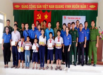 Long An: Thanh niên giao lưu với cán bộ, chiến sĩ Biên phòng