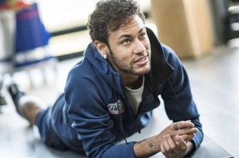 Neymar bị kiện ra toà vì kỳ thị giới tính tình trẻ của mẹ