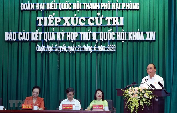 Prime Minister Nguyen Xuan Phuc speaks at the meeting (Photo: VNA)