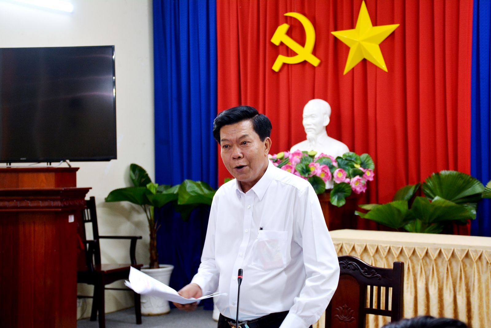 Chairman of the Provincial People's Committee, Head of the Provincial Steering Committee 389 - Tran Van Can recognizes and praises the achievements and efforts of the forces in the prevention and combat of smuggling and trade fraud