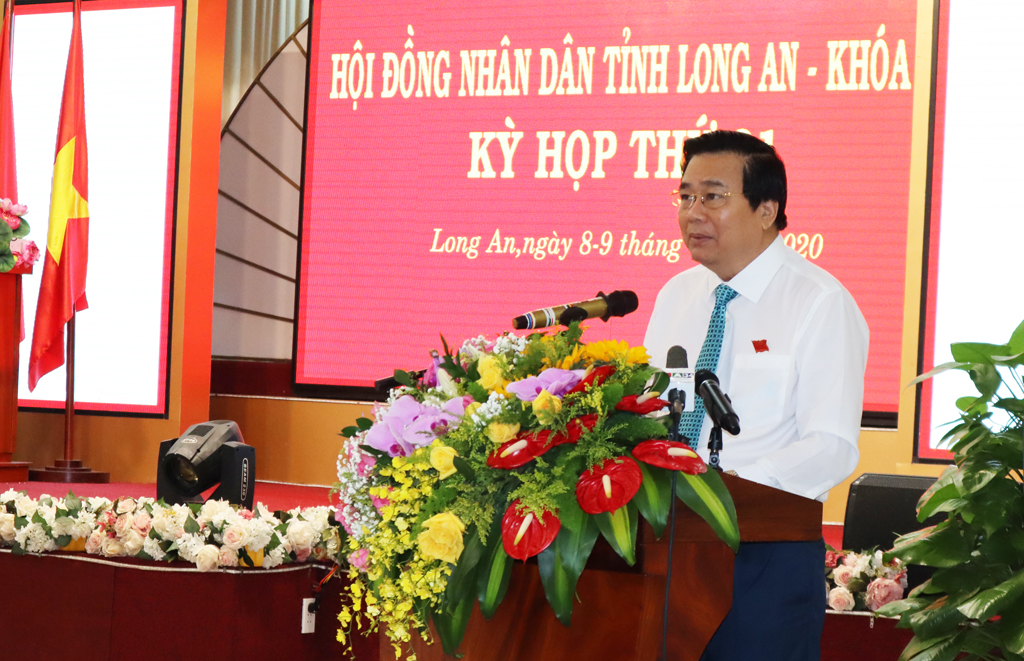 Secretary of the Provincial Party Committee, Chairman of the Provincial People's Council - Pham Van Ranh delivers the opening speech