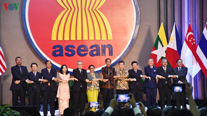 Phó Thủ tưởng Phạm Binh Minh tham dự các hoạt động kỉ niệm ngày thành lập ASEAN