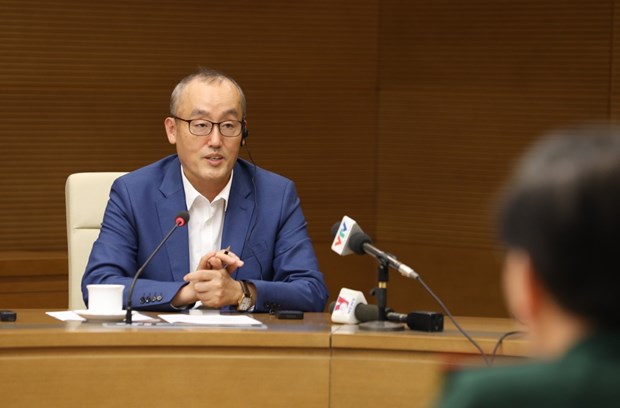 WHO Representative in Vietnam Kidong Park speaks at the meeting in Hanoi on July 27 (Photo: VNA)