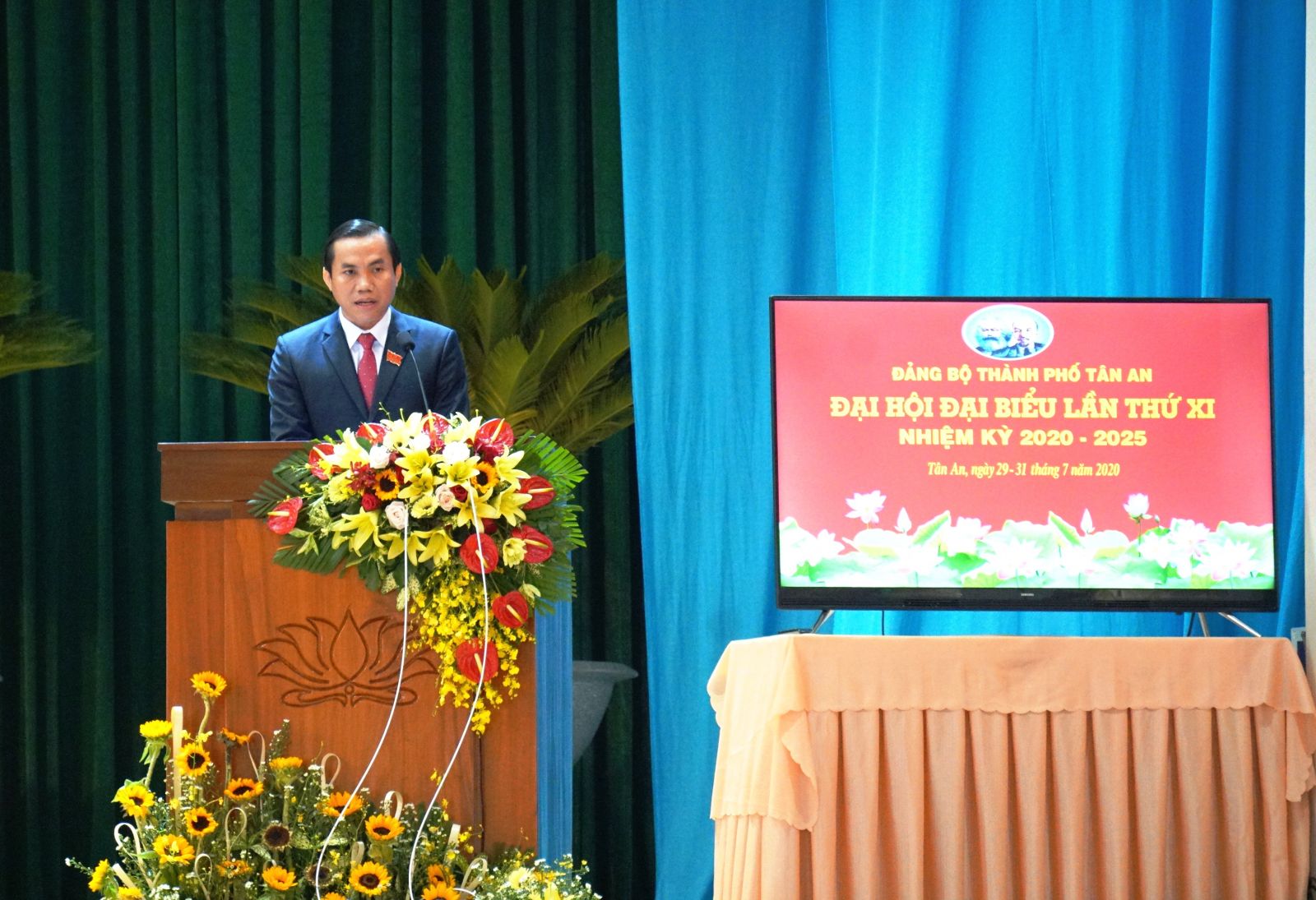 Mr. Le Cong Dinh said that the city identified 2 breakthrough programs and 3 key projects during the new term