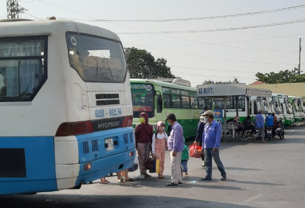 The prevention and fighting against Covid-19 epidemics are ensured in transport activities (Photo: D.Lam)