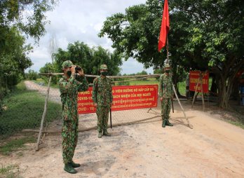 Ngăn chặn tình trạng xuất, nhập cảnh trái phép qua biên giới