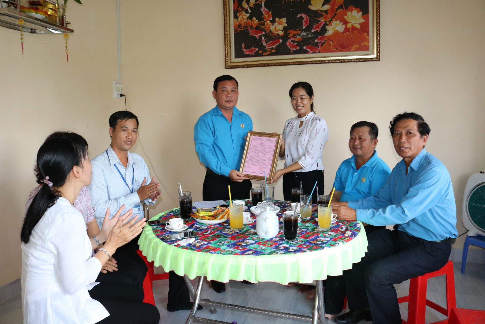 The second house was given to union member Dang Thi Phuong Linh, belonging to the grassroots trade union of Binh Minh Kindergarten in Kien Tuong Townlet