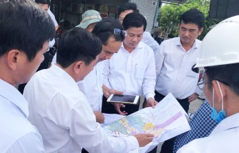 Standing Deputy Secretary of Long An Party Committee of - Nguyen Van Duoc practically surveys routes 830E and 830B