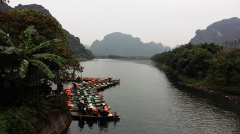 Say lòng du khách ghé bến Tràng An