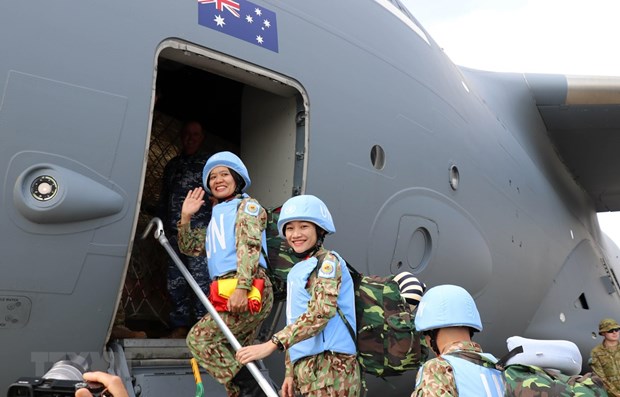 Doctors of Vietnam's level-2 field hospital No. 1 head to South Sudan for UN peacekeeping mission in 2018. (Photo: VNA)