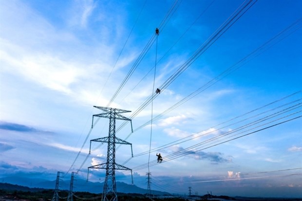 Transmission lines are installed to connect renewable energy plants in Thuan Nam district, Binh Thuan province. (Photo: VNA)