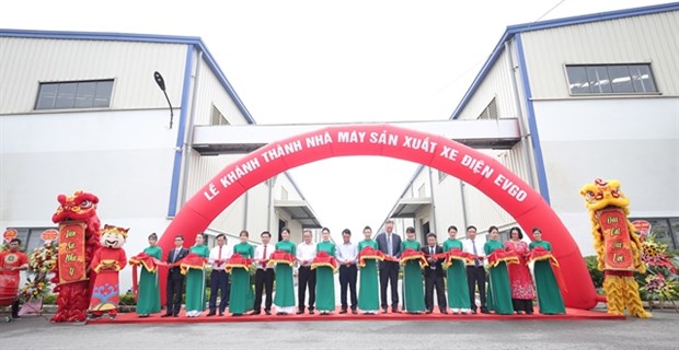 Ribbon cutting ceremony to inaugurate the electric vehicle manufacturing and assembly plant. (Photo courtesy of Son Ha Group)