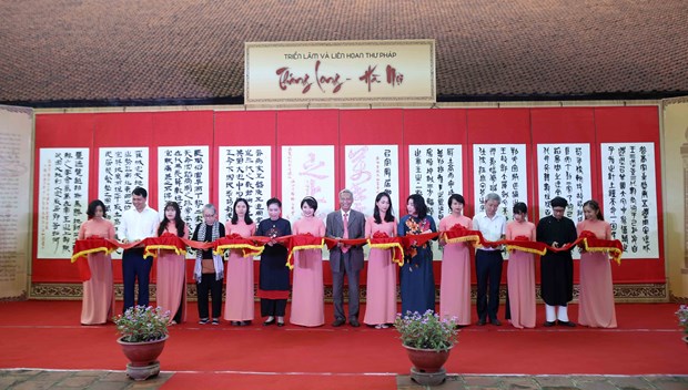 A calligraphy exhibition and festival is underway at the Van Mieu-Quoc Tu Giam (Temple of Literature) in Hanoi. (Photo: VNA)