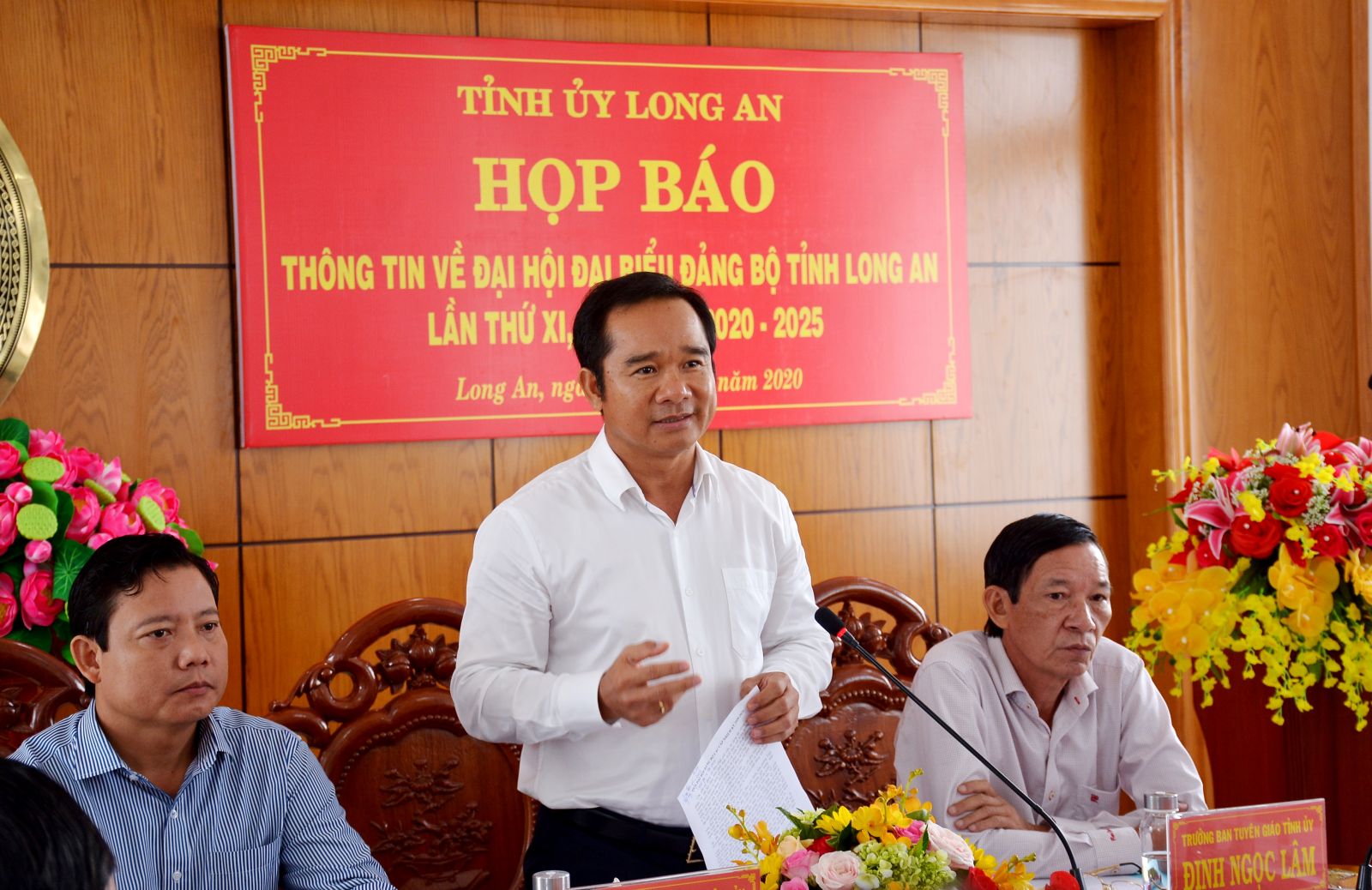 Standing Deputy Secretary of the Provincial Party Committee - Nguyen Van Duoc speaks at the press conference