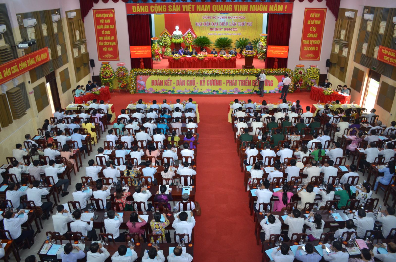 The assignment, arrangement and allocation of cadres were implemented by localities and units right after the congress (Photo: The Party Committee Congress of Thanh Hoa district)