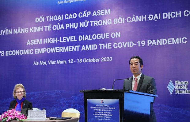 Deputy Foreign Minister To Anh Dung speaks at the dialogue (Photo: VNA)