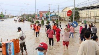 Cambodia: Flooding forces 40 garment factories to suspend operations