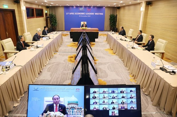 PM Nguyen Xuan Phuc attends the 27th APEC Economic Leaders' Meeting via video conference (Photo: VNA)