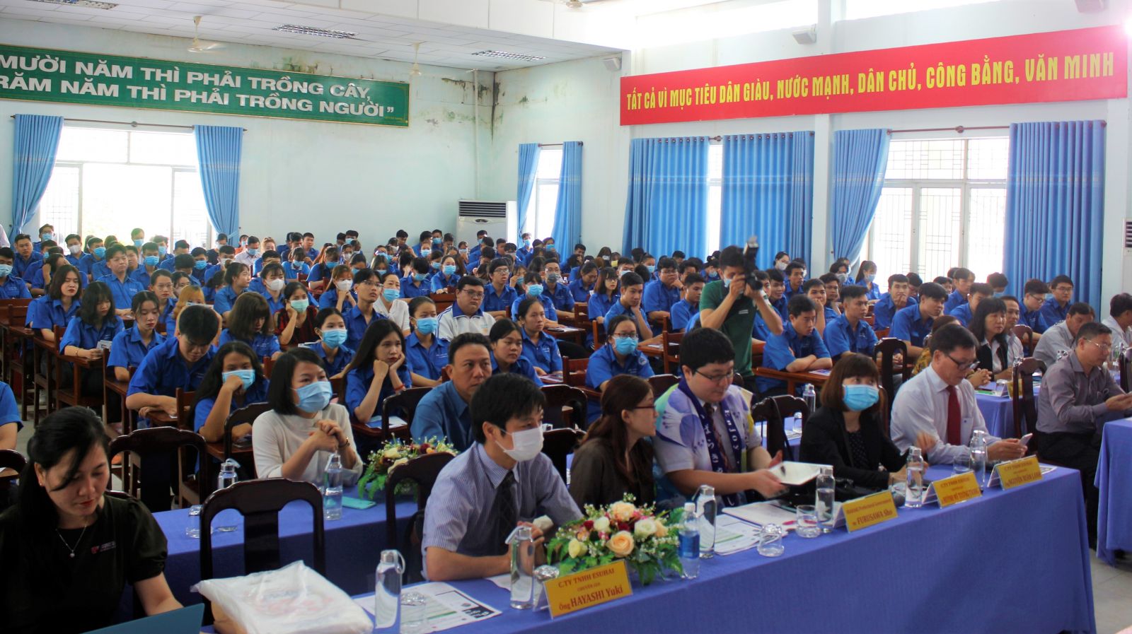 More than 200 students from Long An College participated in the seminar on orientation and Japanese job recruitment