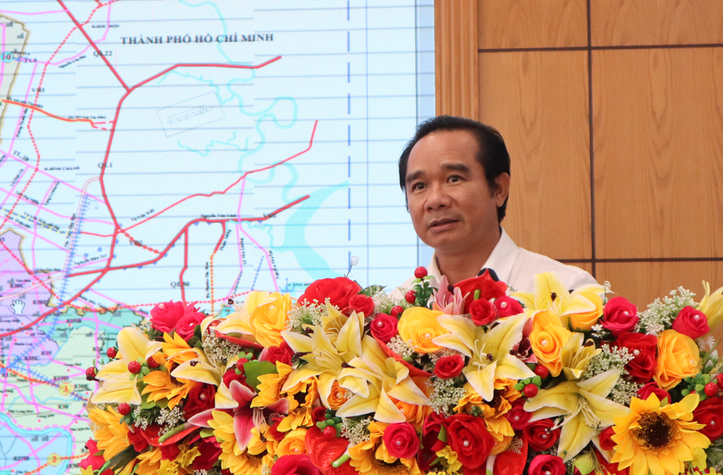 Secretary of the Provincial Party Committee - Nguyen Van Duoc addresses at the closing of the conference