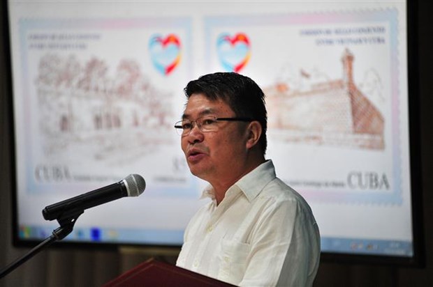 Vietnamese Ambassador to Cuba Le Thanh Tung speaks at the event (Photo: VNA)