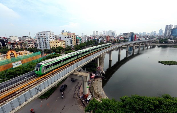 A train runs on a section of Hanoi’s Cat Linh-Ha Dong urban railway project (Photo: VNA)