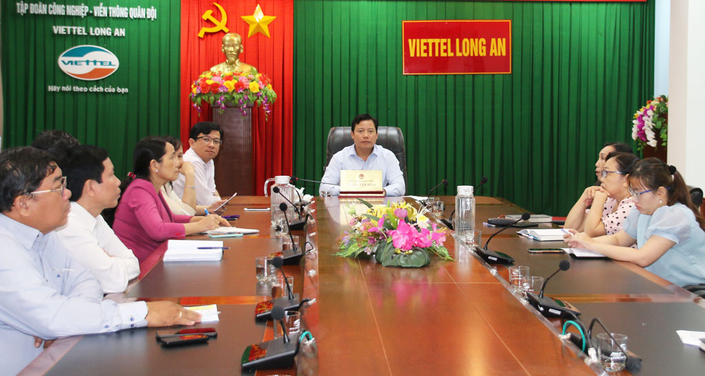 The end-point bridge of Long An province is chaired by Vice Chairman of the Provincial People's Committee - Pham Tan Hoa