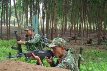 Xây dựng nền quốc phòng toàn dân vững mạnh