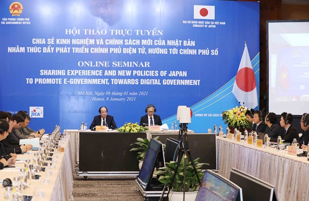 The Vietnamese Government Office and the Embassy of Japan in Vietnam on January 8 co-hosts an online seminar entitled “Sharing Experience and New Policies of Japan to Promote e-Government, towards Digital Government” in Hanoi. (Photo: VNA)