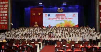 Long An: 371 học sinh nhận học bổng “Đồng hành cùng ước mơ đến trường”