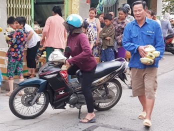 Chi nhánh Điện tử Út Đời tặng nhiều suất ăn miễn phí cho công nhân