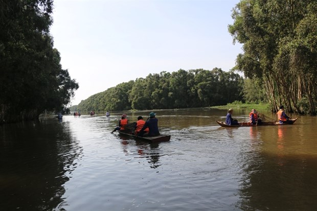 Visitors at Tram Chim National Park in Dong Thap province (Photo: VNA)