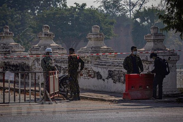 At a checkpoint in Mandalay, Myanmar, on February 2, 2021. (Photo: AFP/VNA)