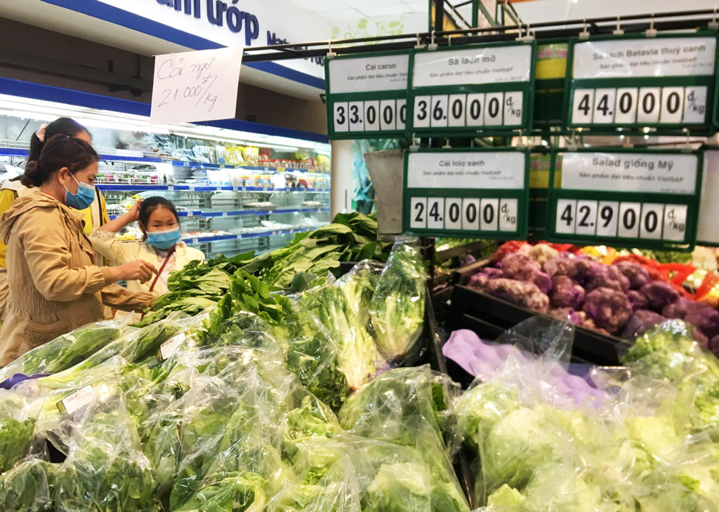 Prices of some vegetable commodities at supermarkets just a bit higher than traditional markets 