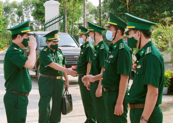 Đoàn công tác Bộ Tư lệnh Bội đội Biên phòng kiểm tra công tác quản lý, bảo vệ biên giới Long An