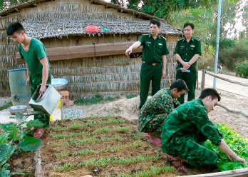 Màu xanh trên chốt chống dịch