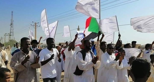 People march on a street in Kassala city of Sudan (Photo: dabangasudan.org)