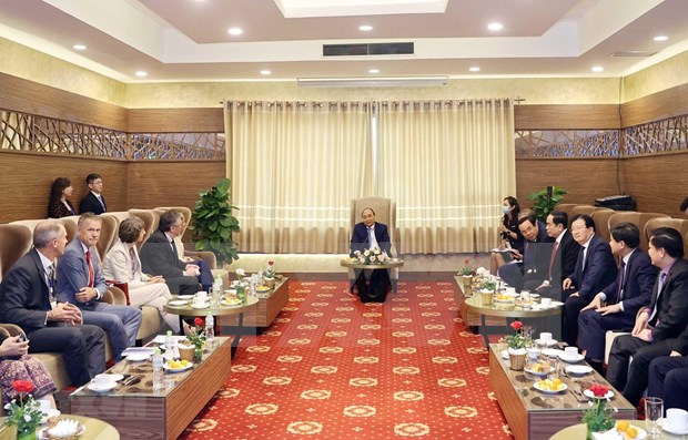 Prime Minister Nguyen Xuan Phuc hosts a reception for international development partners, organisations and sponsors in Can Tho city on March 13 on the sidelines of the third Conference on Climate Resilient and Sustainable Development of Mekong River Delta of Vietnam. (Photo: VNA)