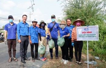 Hơn 100 đoàn viên, thanh niên, học sinh ra quân Ngày chủ nhật xanh 2021