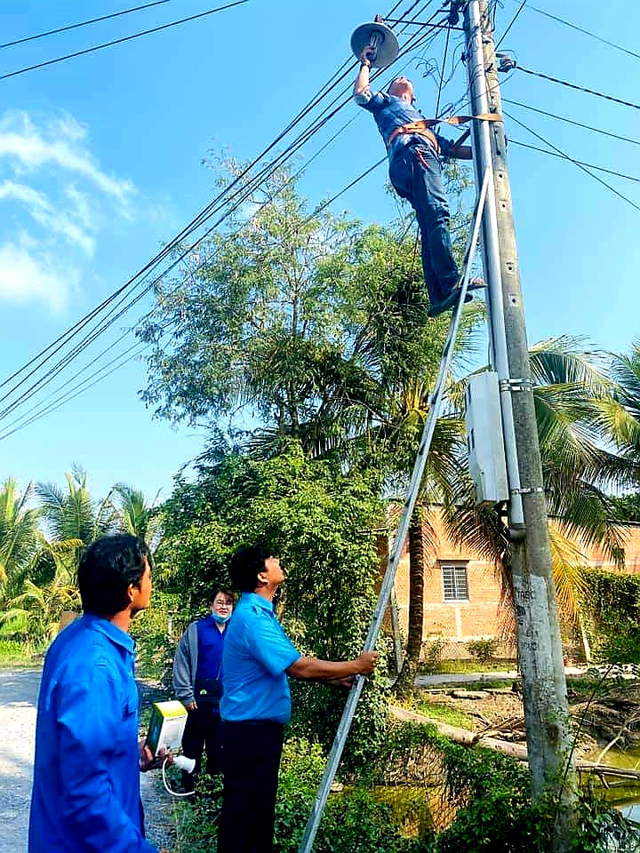 Công trình “Thắp sáng đường quê” tại xã Lợi Bình Nhơn