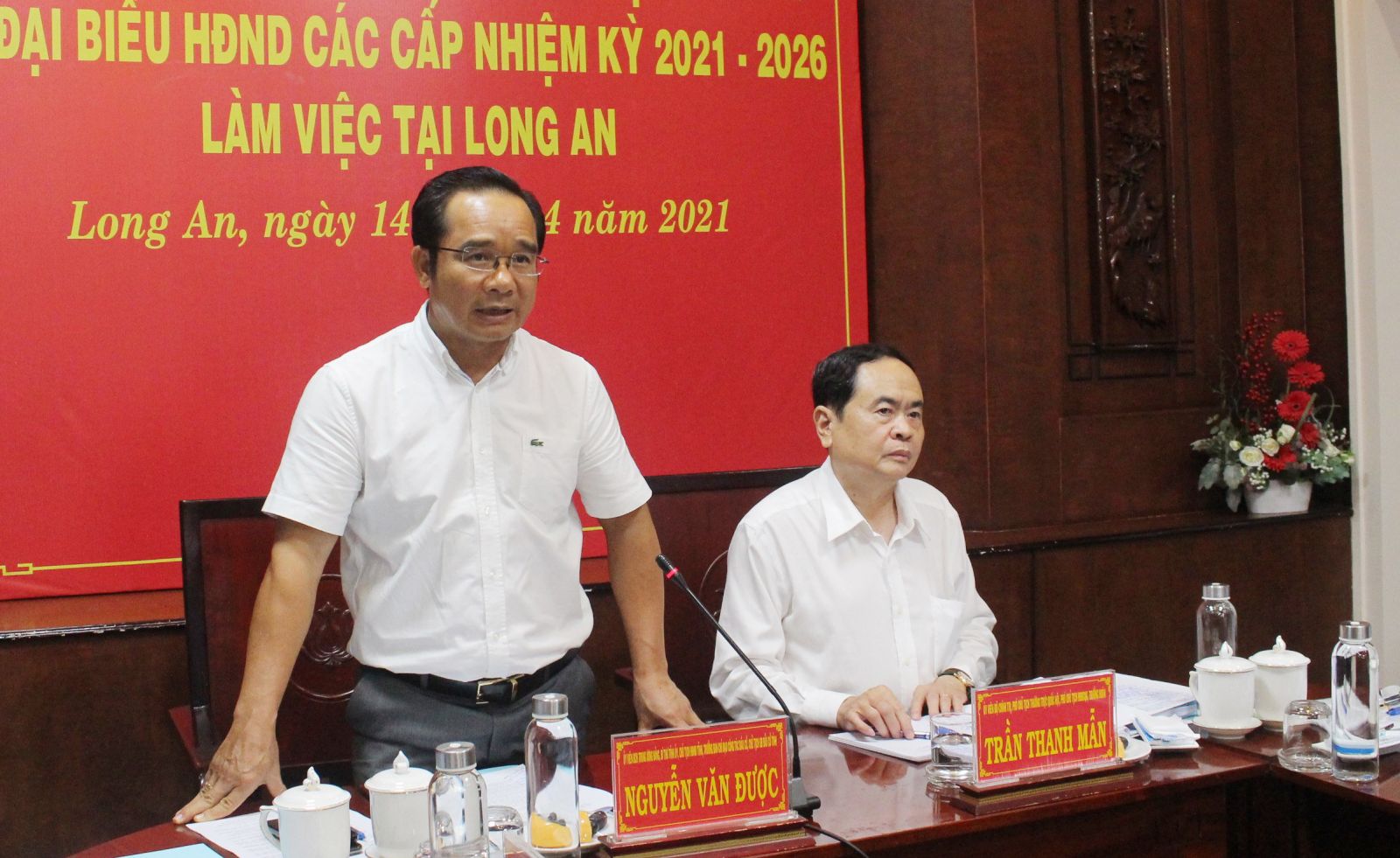 Secretary of the Provincial Party Committee, Head of Provincial Steering Committee, Chairman of PEC - Nguyen Van Duoc speaks at the meeting