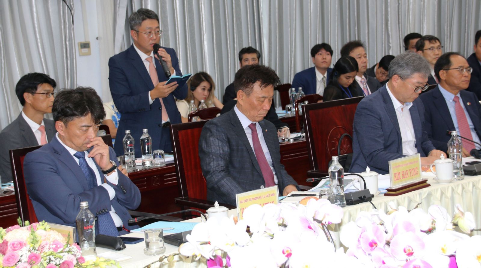 The working session helps the provincial leaders and the delegation of Korean officials and businesses to discuss more about investment needs