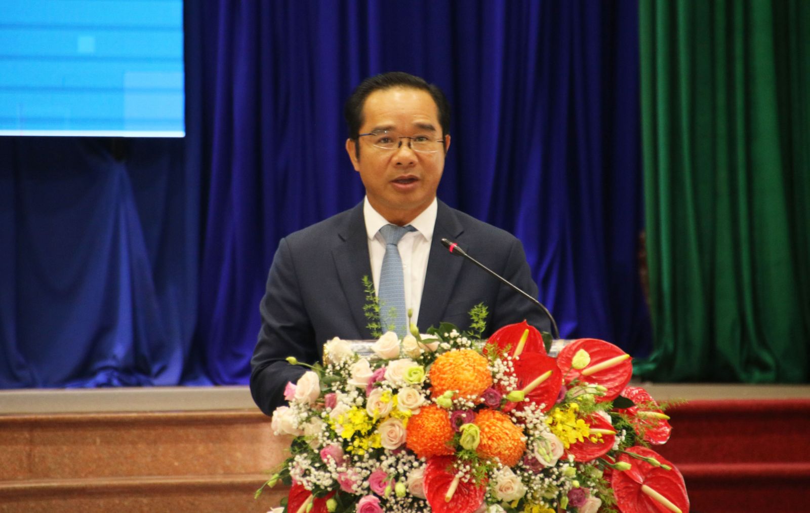 The Secretary of the Provincial Party Committee, Chairman of the Provincial People's Council - Nguyen Van Duoc said that the seminar would be the premise to form a developed industrial ecosystem with advanced technology, reduce the risk of environmental pollution and bring high added value for the economy