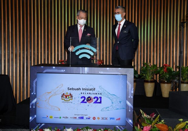 PRIHATIN will benefit some 8.5 million people from the B40 group. (Photo: Bernama)