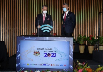 Malaysia strives to bridge digital gap