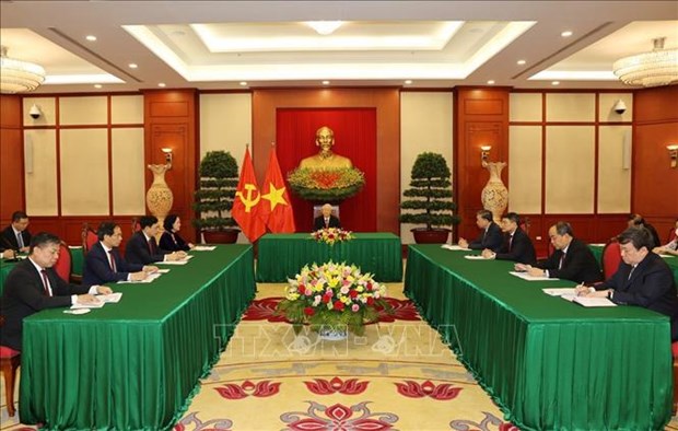 General Secretary of the Communist Party of Vietnam (CPV) Nguyen Phu Trong (centre) and CPV officials at the talks (Photo: VNA)