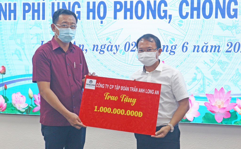 Tran Anh Long An Group Joint Stock Company supports 1 billion VND